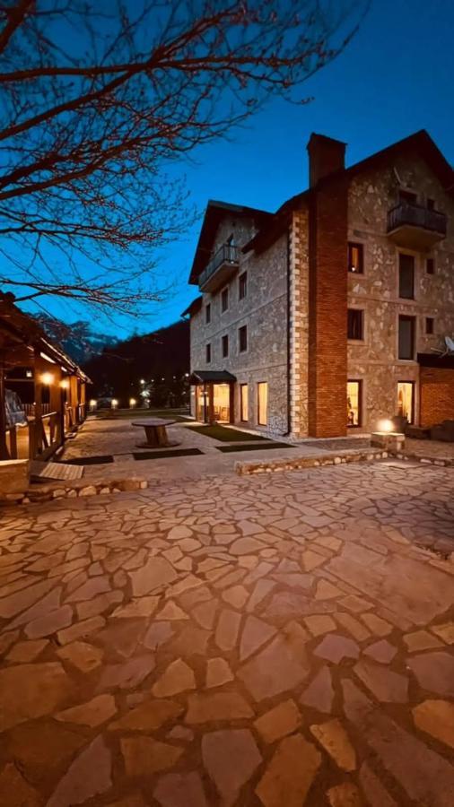 Hotel Margjeka 발보너 외부 사진