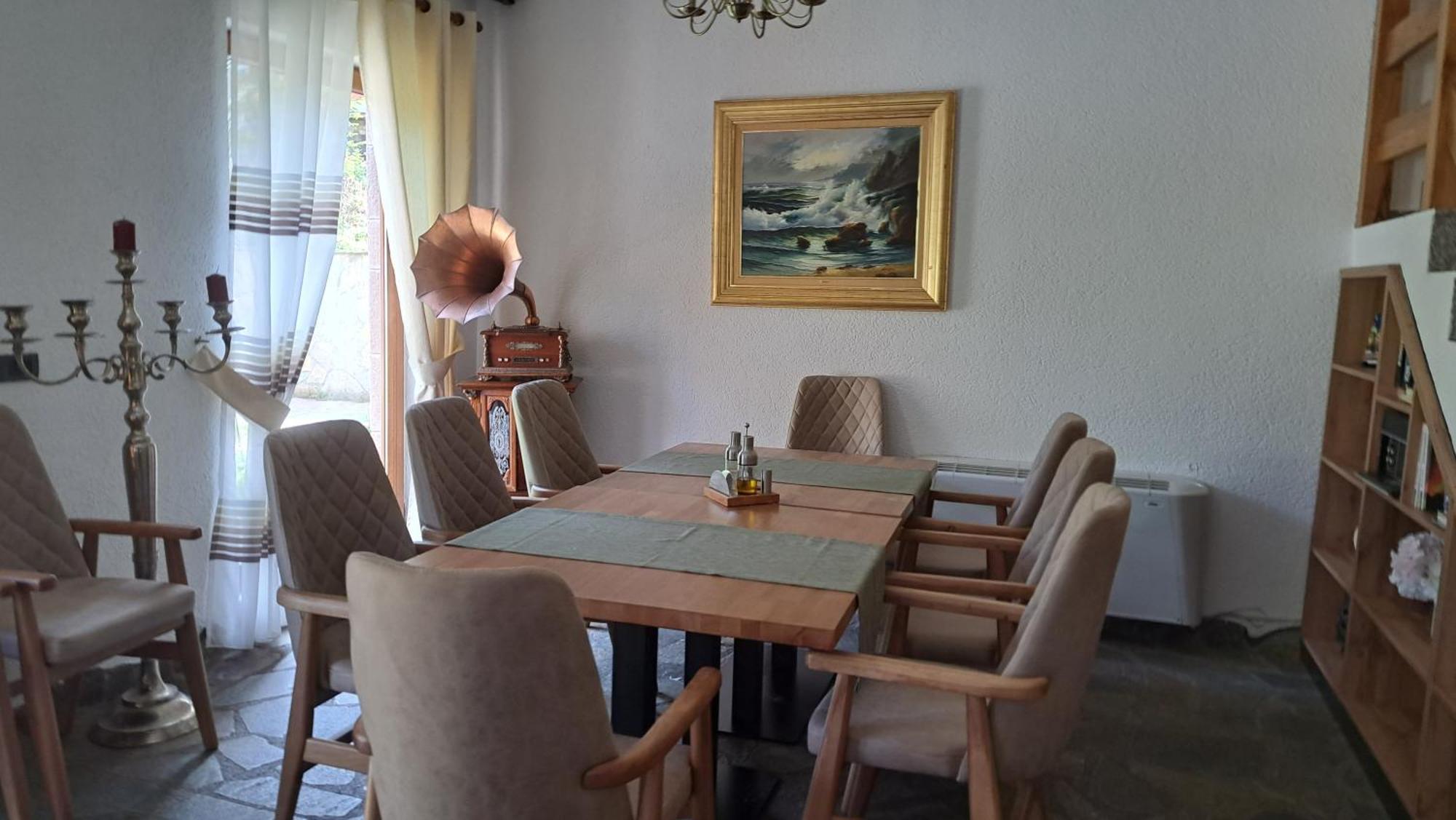 Hotel Margjeka 발보너 외부 사진