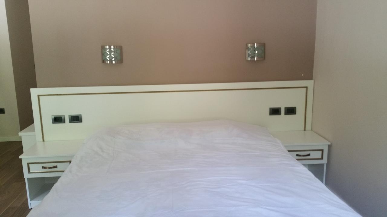 Hotel Margjeka 발보너 외부 사진